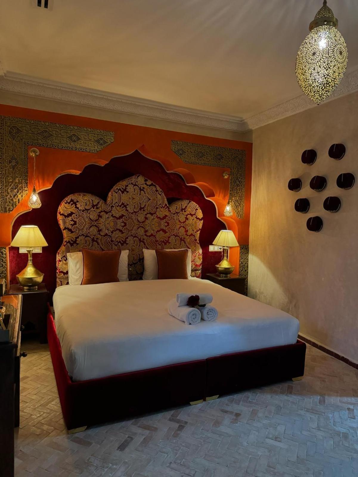 Riad M'barka *